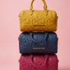 Bolso bowling de la colección Invierno con diseño funcional y elegante