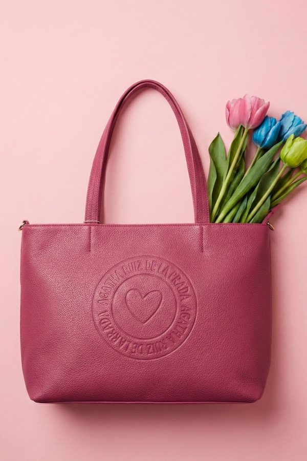 Bolso shopper de hombro amplio y funcional para mujer.