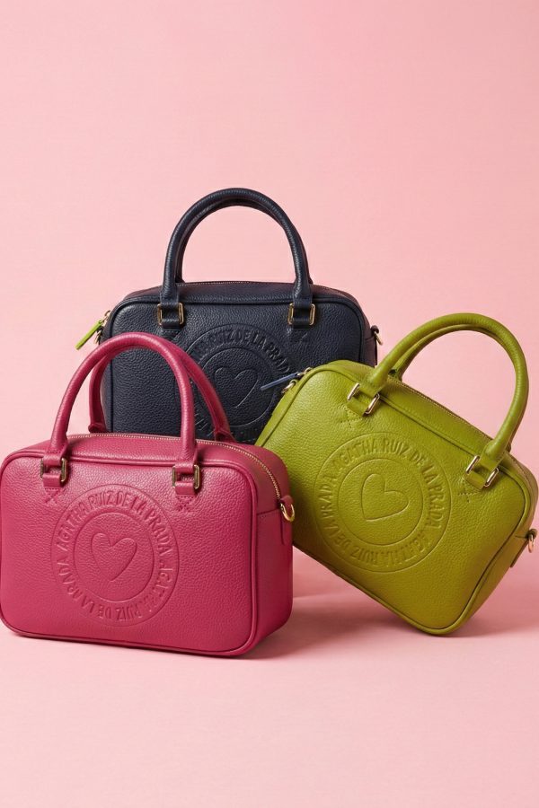 Mini bolso Agatha Ruiz de la Prada de piel sintética lisa.