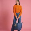 Bolso de hombro elegante con charm dorado Agatha Ruiz de la Prada.