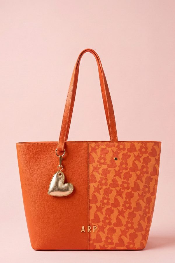 Bolso shopper Agatha Ruiz de la Prada de formato vertical.