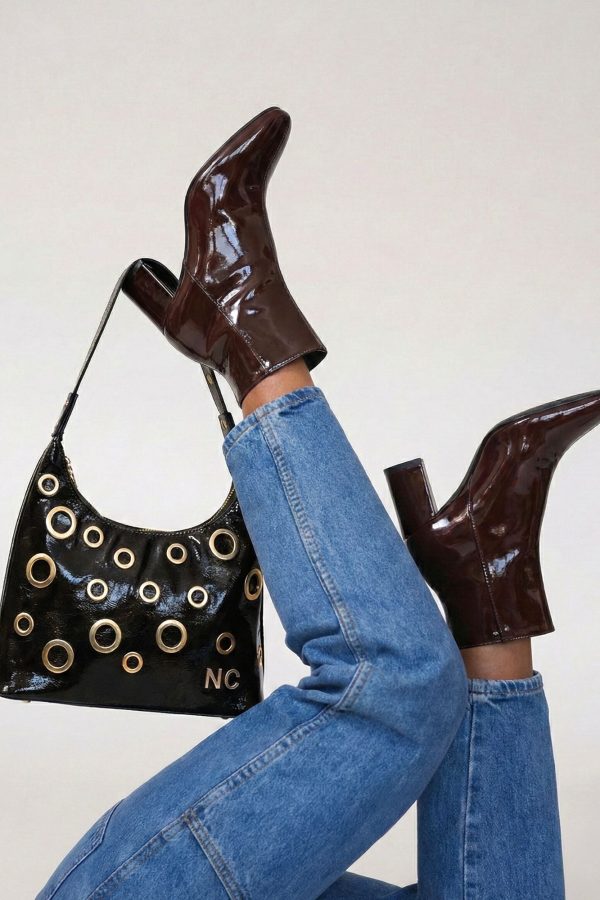 Bolso de charol formato góndola negro