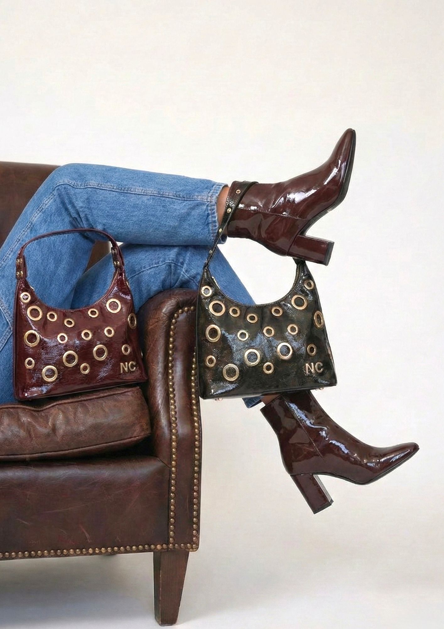 2625605X Bolso de charol formato góndola para mujer