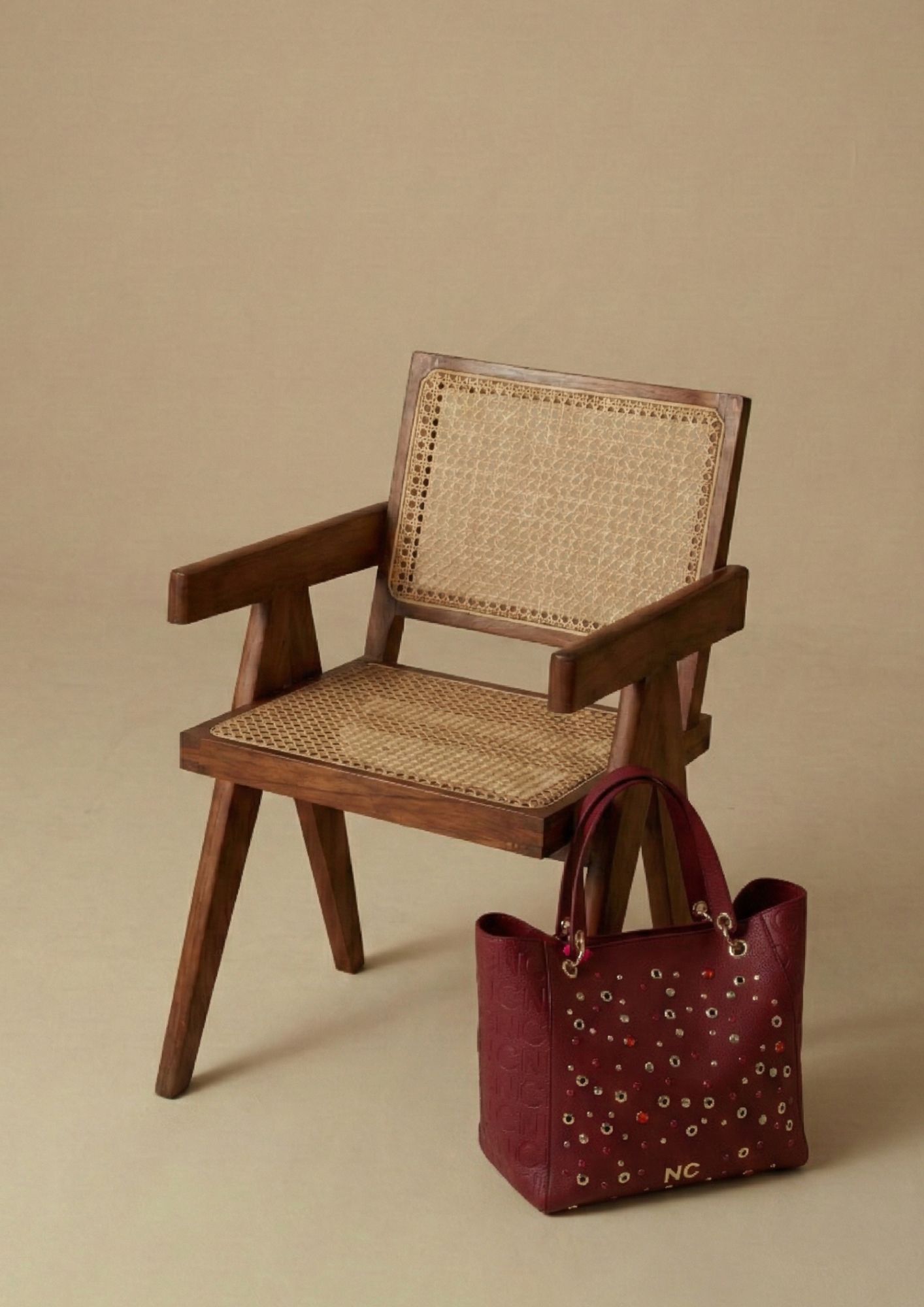 Bolso shopper elegante con cierre de cremallera en color granate Bolso shopper elegante con cierre de cremallera