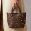 Mini tote de mujer con pedrería frontal chocolate