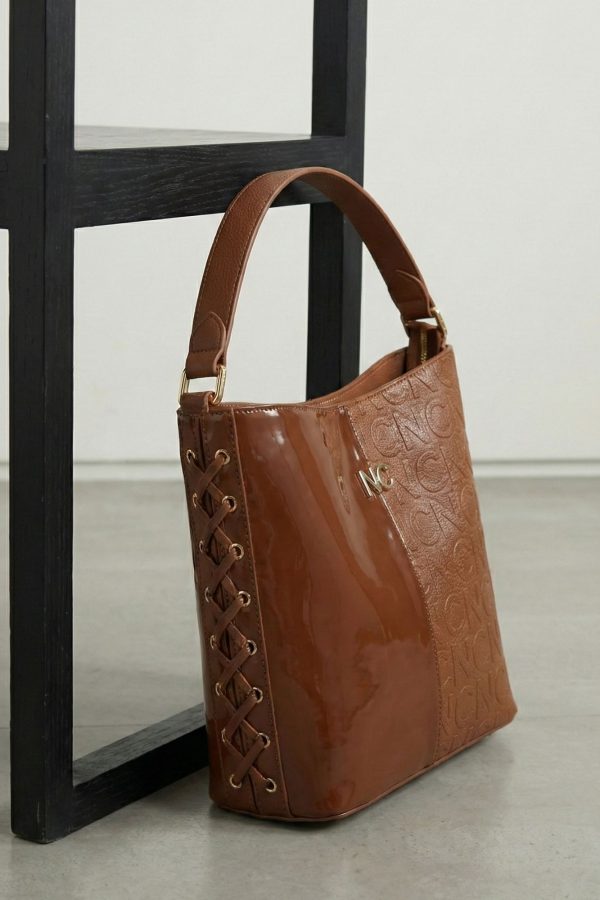 Bolso cómodo de hombro moderno