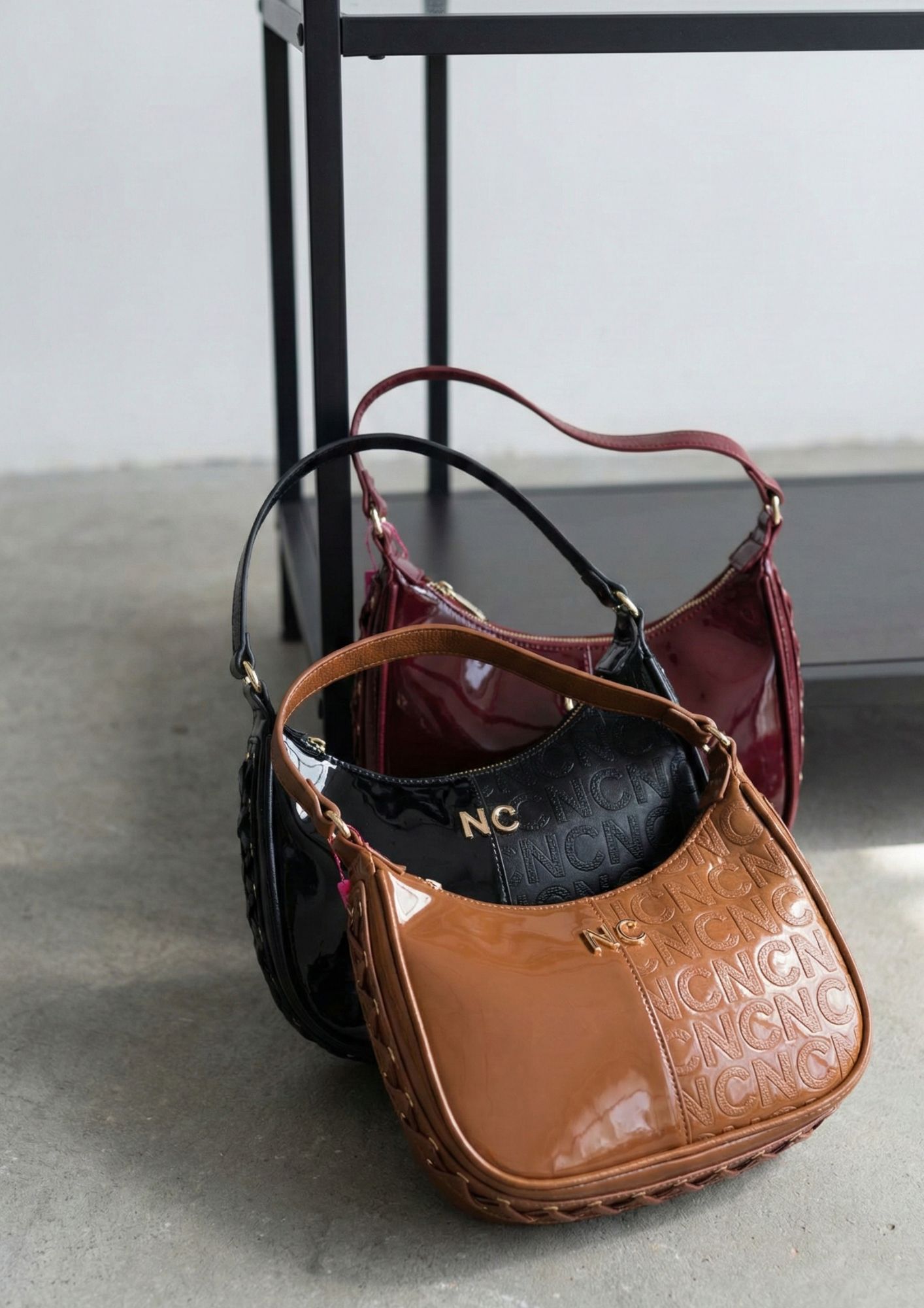 Bolso charol y piel granulada NOCO Bolso góndola bimaterial para mujer tres colores
