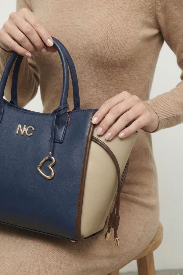 Bolso elegante con correa larga