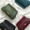 Bolso de mano elegante con correa