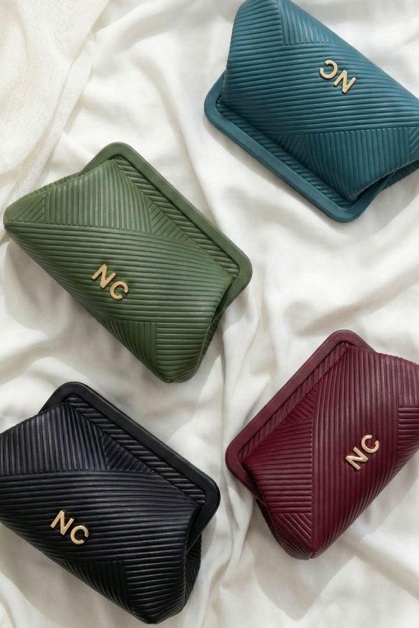 Bolso de mano elegante con correa