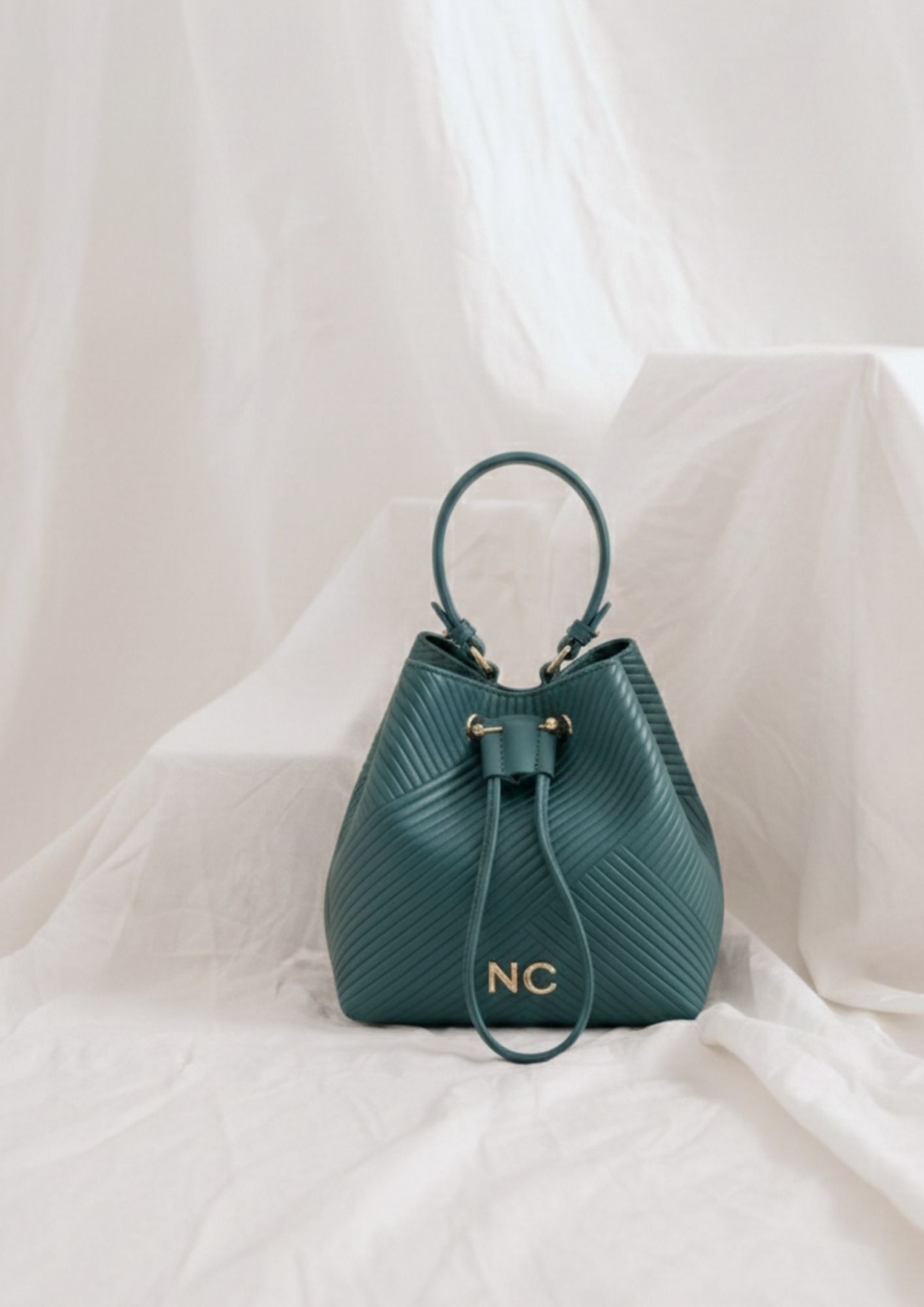 Bolso con correa bandolera extraíble azul Bombonera mediana elegante y cómoda azul