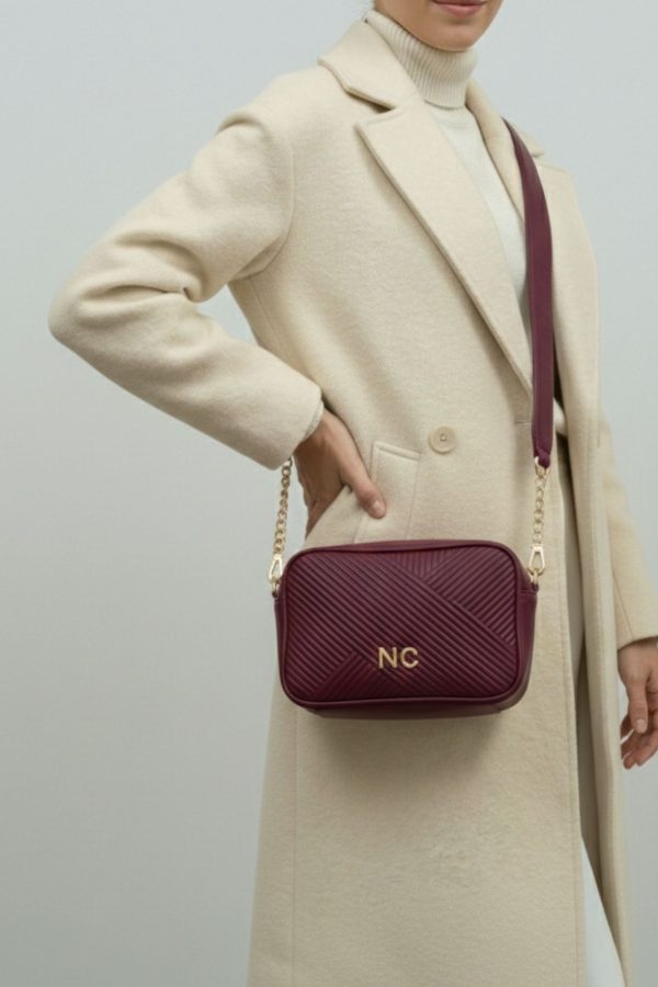 Bolso elegante piel sintética grabada granate
