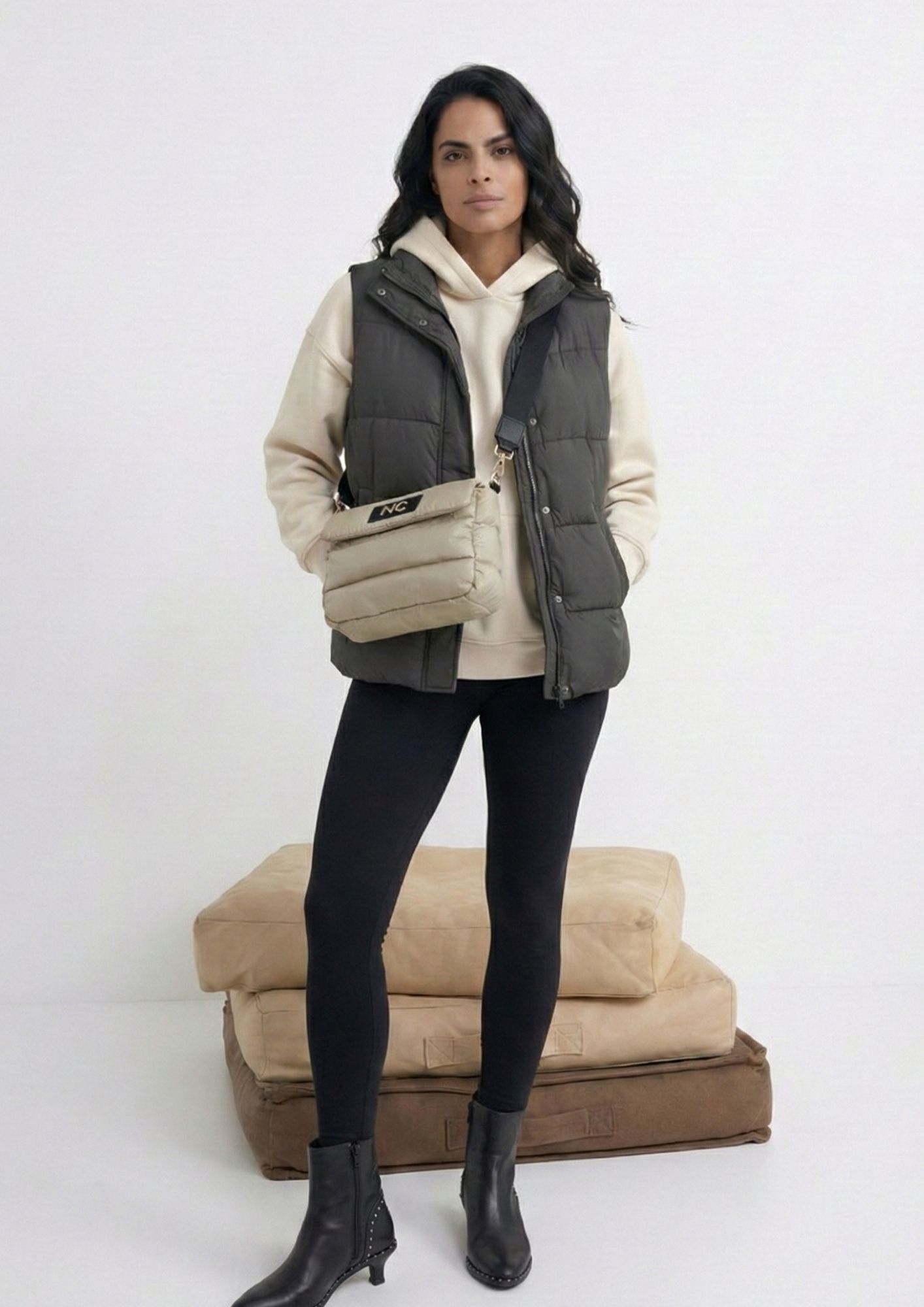 Bolso técnico acolchado mujer Bandolera ligera con tapa superior beige