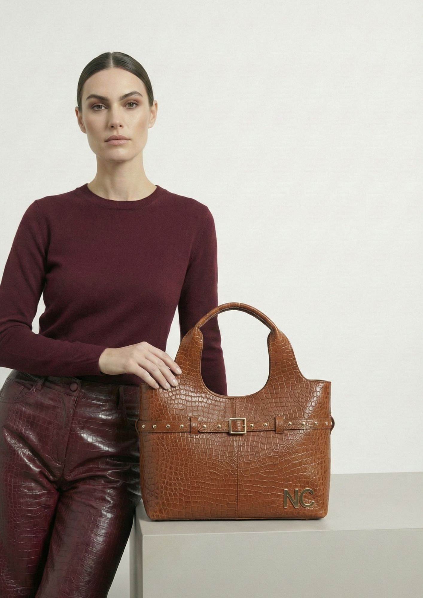Shopper amplio elegante NOCO Bolso sofisticado con tachuelas metálicas camel