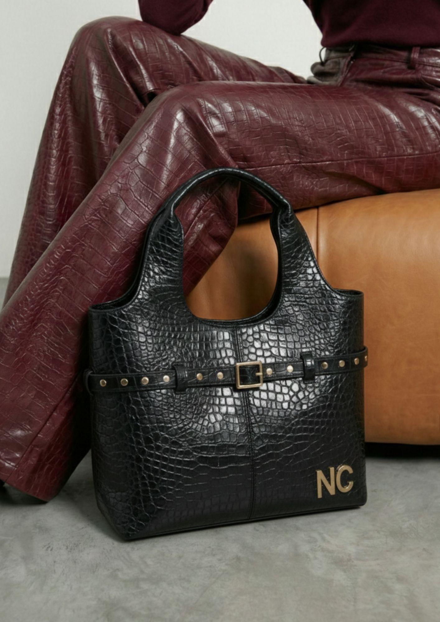Shopper con detalle cinturón terciopelo noco Shopper con detalle cinturón terciopelo negro