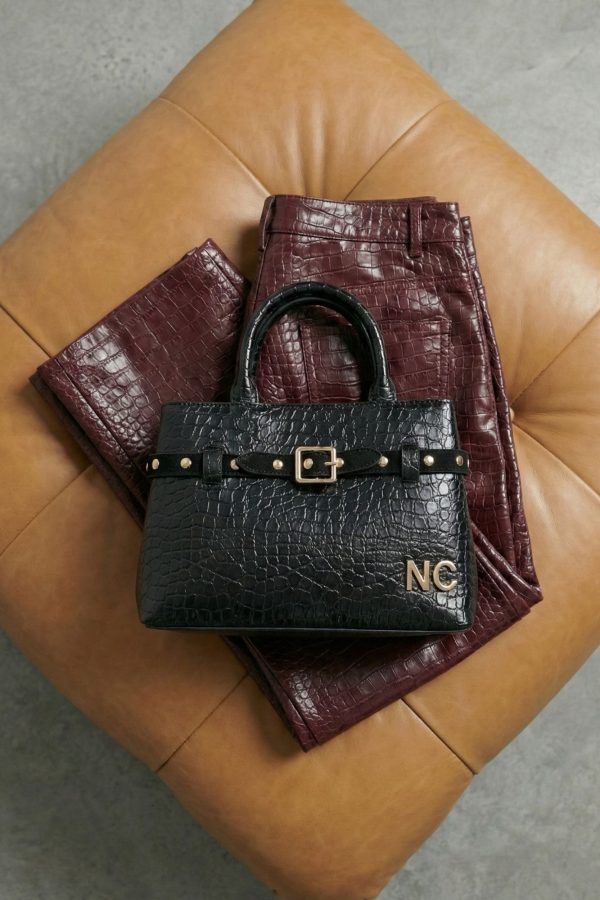 Bolso pequeño con detalle cinturón NOCO
