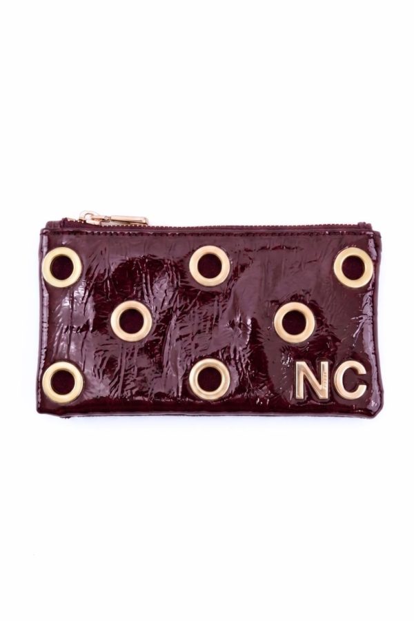 Monedero granate de charol con logo NC dorado