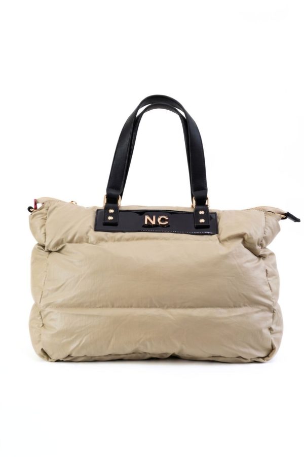Diseño acolchado elegante y funcional beige