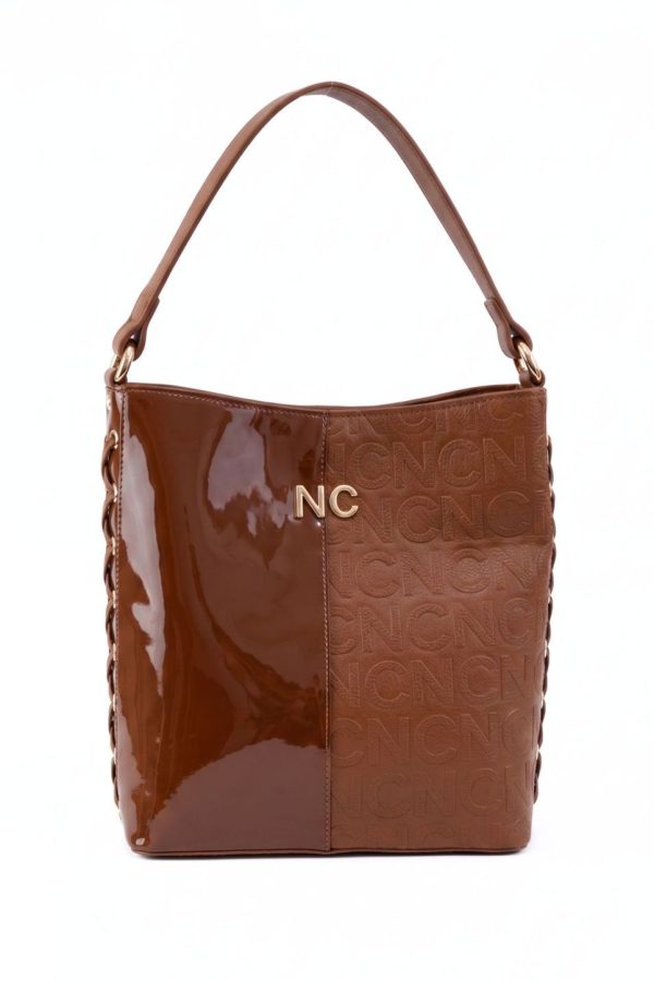 Hobo elegante con detalle trenzado lateral camel