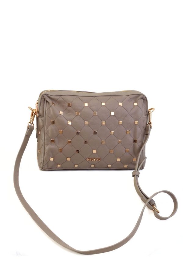 Tachuelas cuadradas en bandolera mujer beige