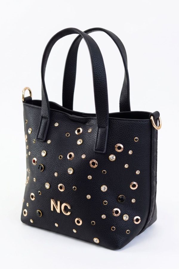 Detalle de pedrería en bolso mini NOCO negro