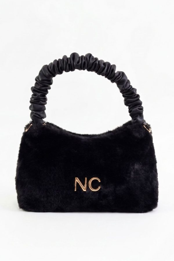 Bolso negro de pelo con logo NC