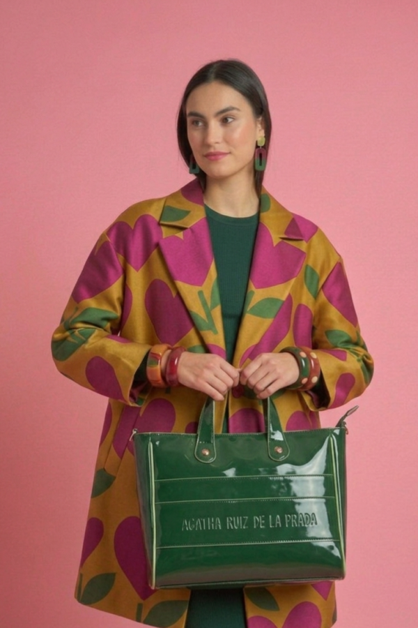 Bolso shopper de charol Agatha Ruiz de la Prada con vivos en contraste