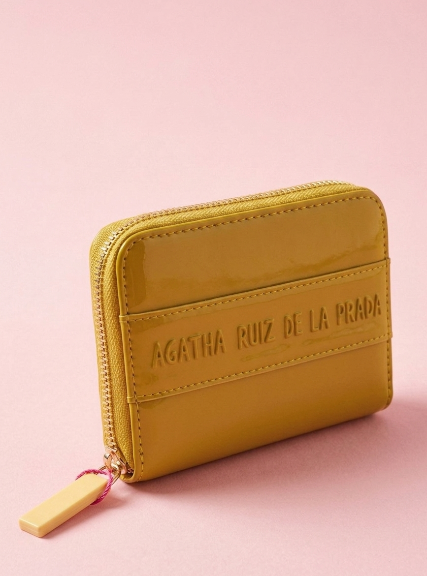 Monedero elegante de mujer de la colección de invierno Monedero pequeño con vivos en contraste y diseño moderno