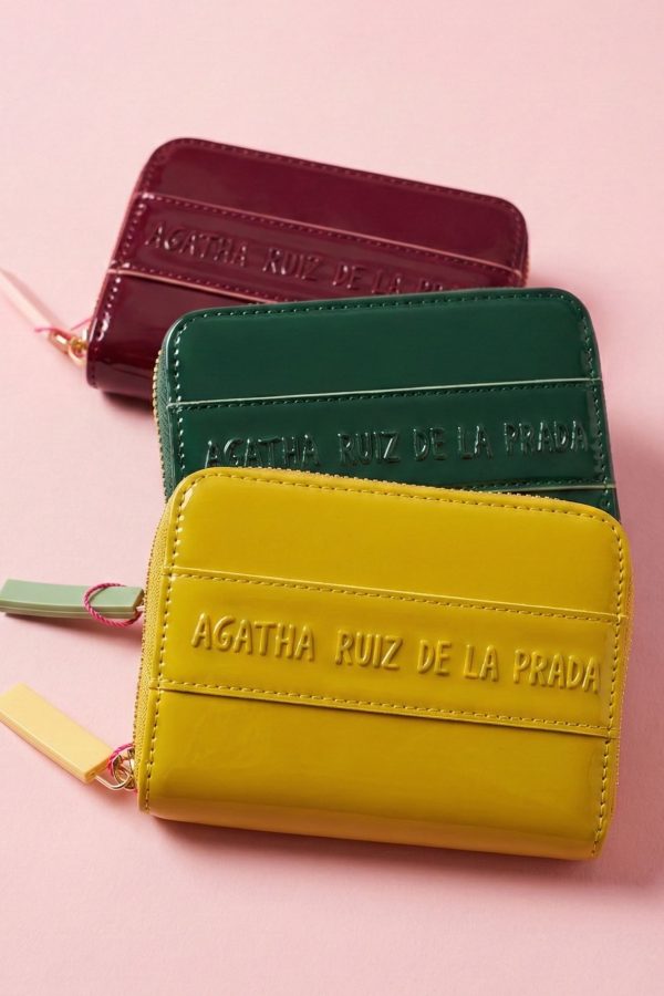 Monedero de charol Agatha Ruiz de la Prada con logo en relieve