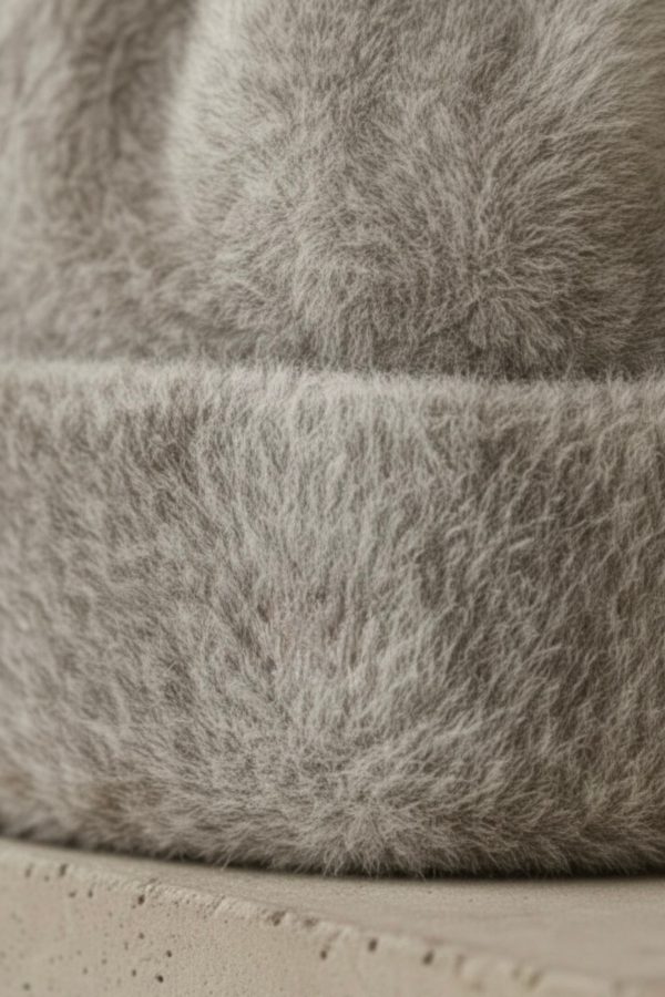 Complemento de invierno Noco con diseño minimalista y elegante.