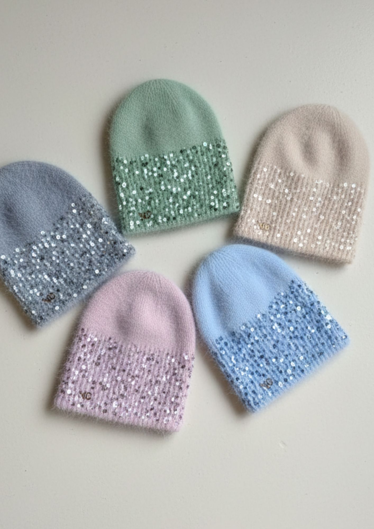 Gorro de invierno con detalle de lentejuelas en la parte inferior Gorro de lana con lentejuelas NC color neutro