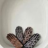 Guantes de invierno con estampado animal print y acabado elegante