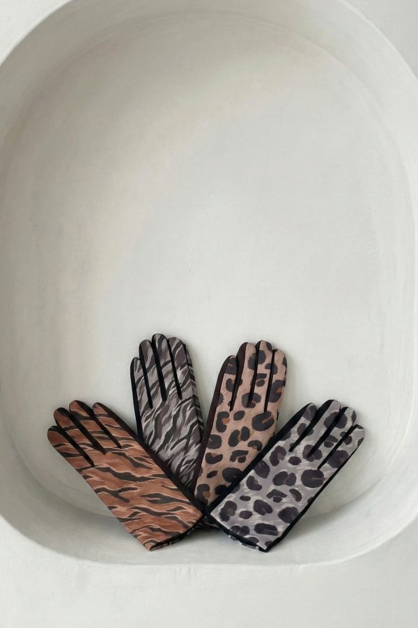 Guantes de invierno con estampado animal print y acabado elegante
