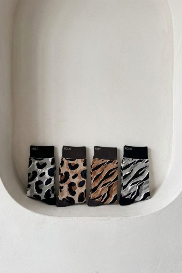 Calcetines mujer con estampado animal print y detalles en tonos neutros
