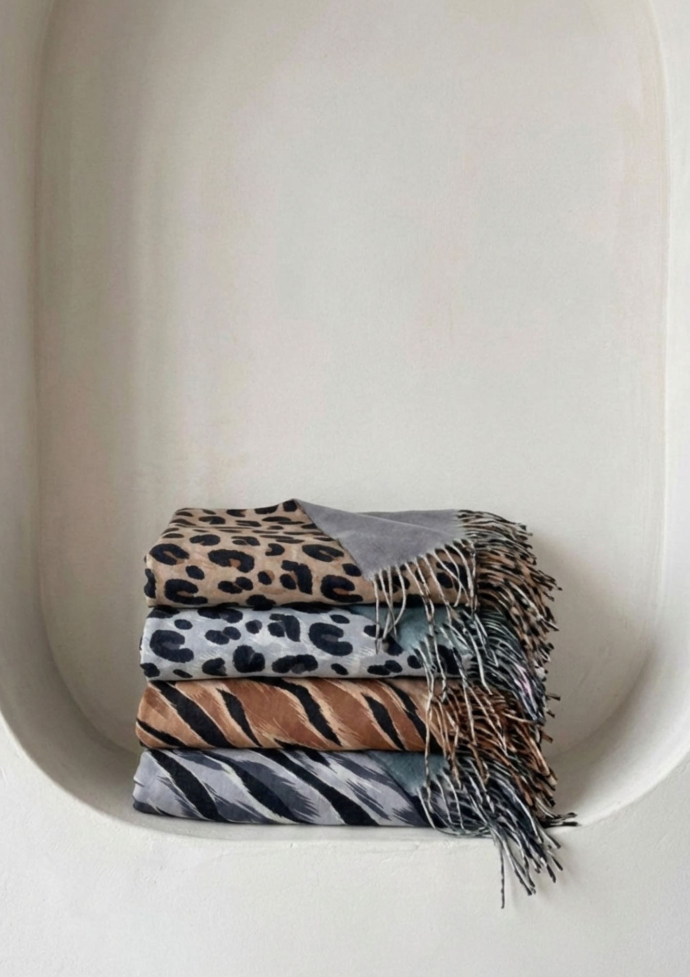 Pashmina reversible mujer con estampado animal print y cara lisa Pashmina reversible suave para invierno con diseño animal print