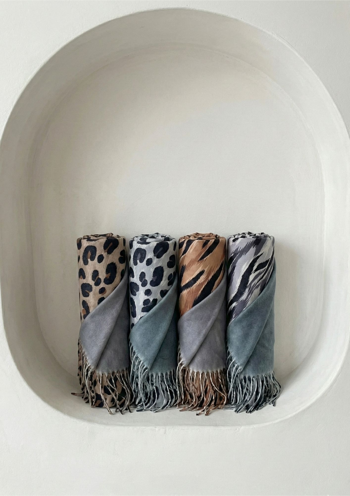 Pashmina reversible suave para invierno con diseño animal print Pashmina reversible mujer con estampado animal print y cara lisa
