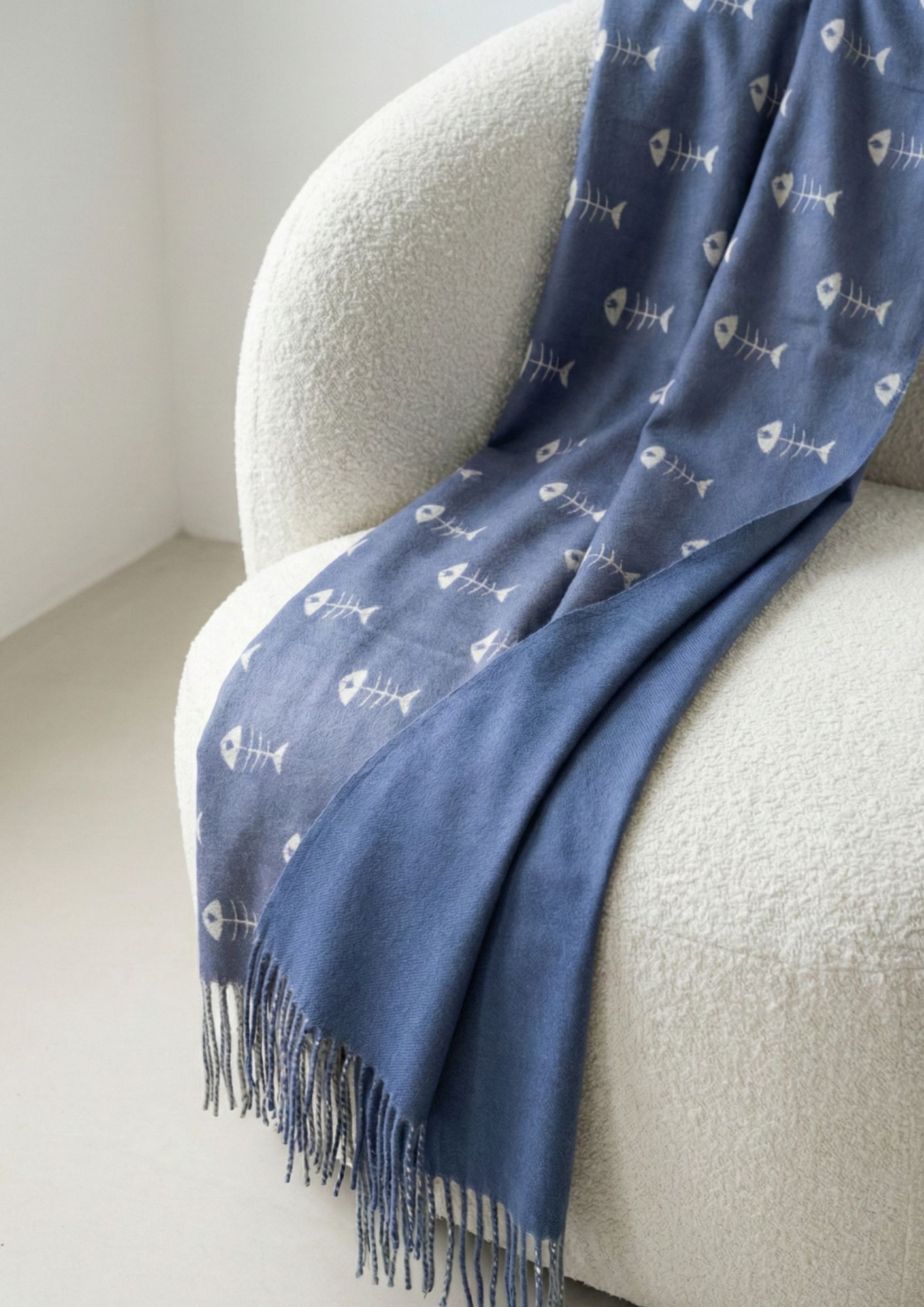 Pashmina suave invierno mujer diseño original reversible Pashmina reversible mujer estampado raspas pescadito Noco azul