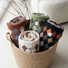Pañuelo Noco con estampado de rombos en distintos tonos.